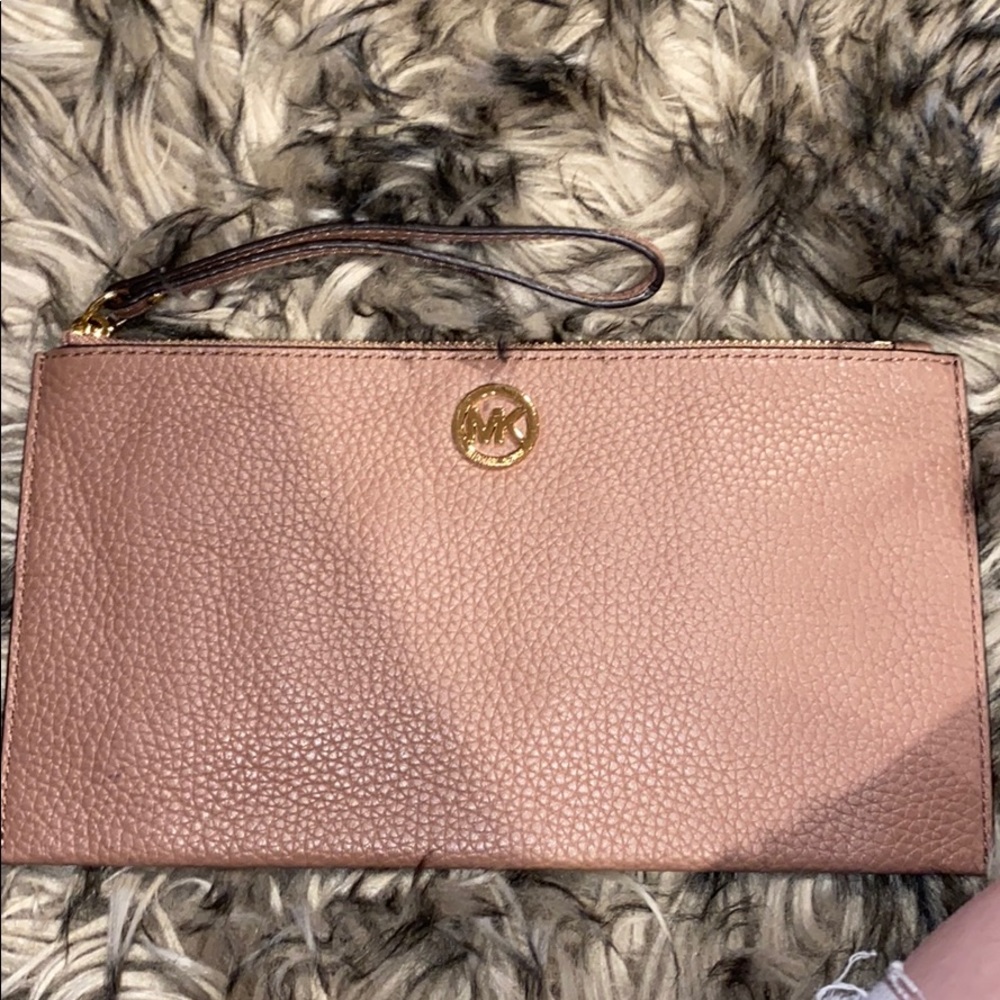Michael kors wristlet